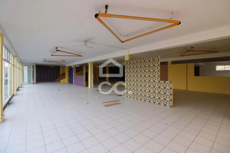 Armazém para Venda em Vila Verde da Raia Foto 17