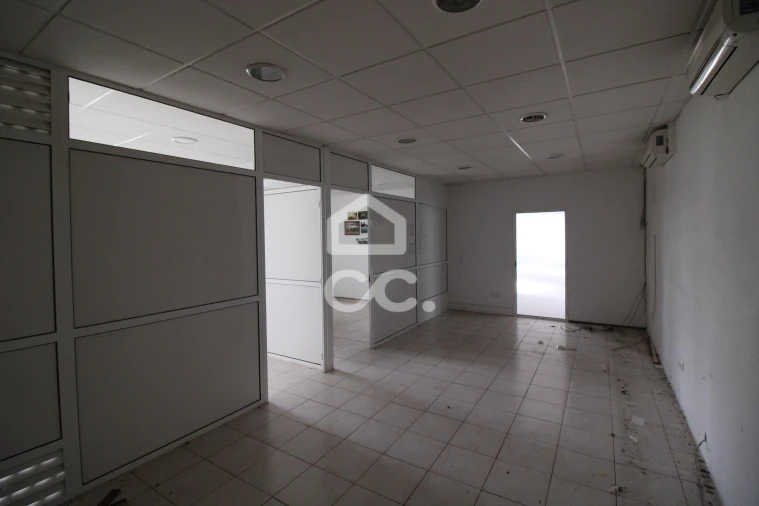 Armazém para Venda em Vila Verde da Raia Foto 22