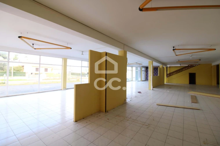 Armazém para Venda em Vila Verde da Raia Foto 18