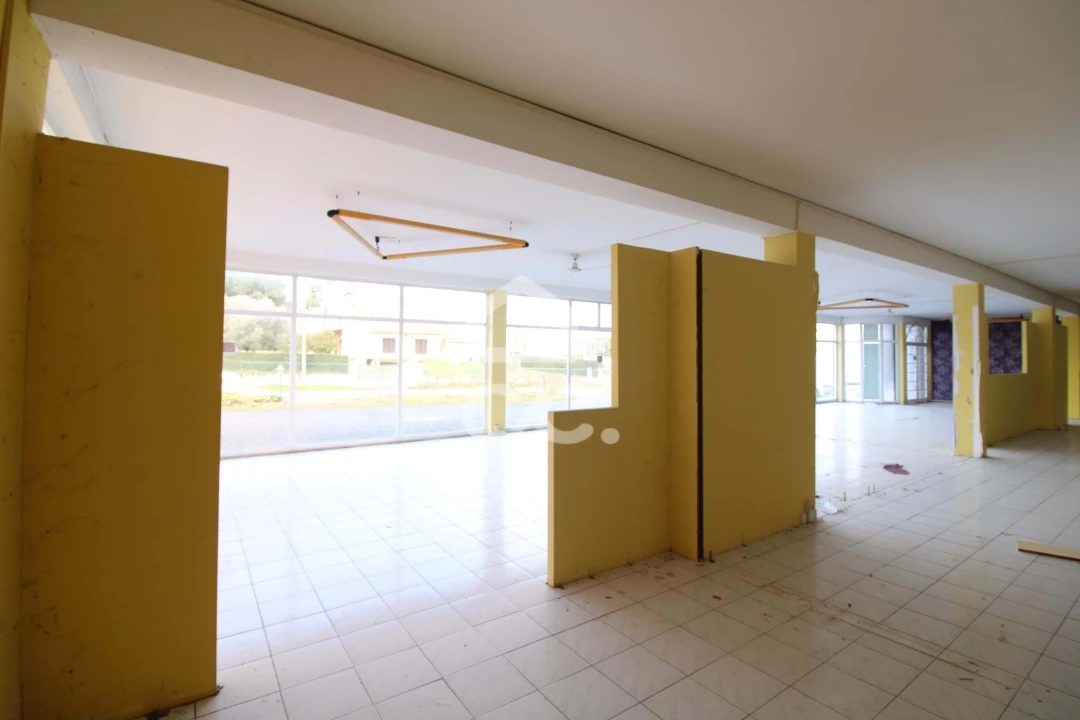 Armazém para Venda em Vila Verde da Raia Foto 19