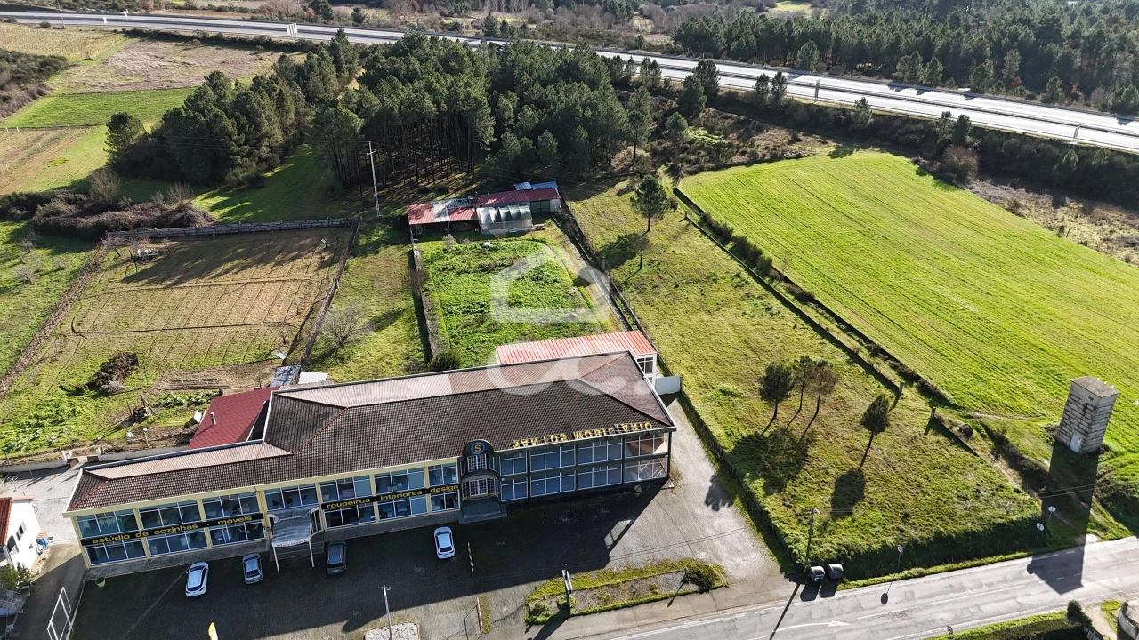 Armazém para Venda em Vila Verde da Raia Foto 58