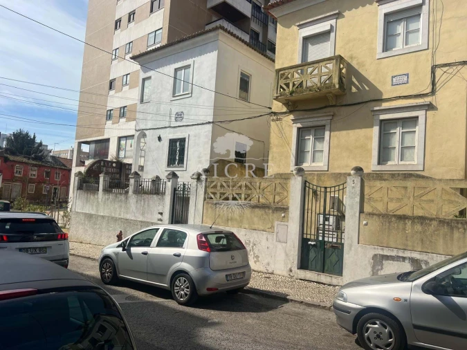 Moradia T2 para Venda em Carnide Foto 5