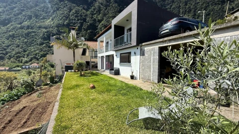 Moradia T3 para Venda em Arco de São Jorge