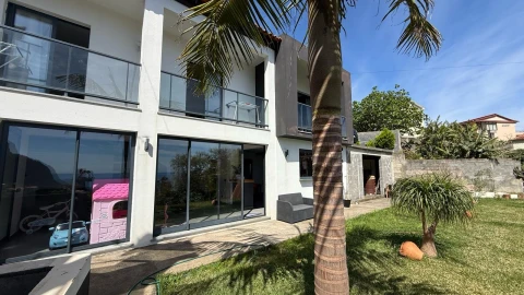 Moradia T3 para Venda em Arco de São Jorge