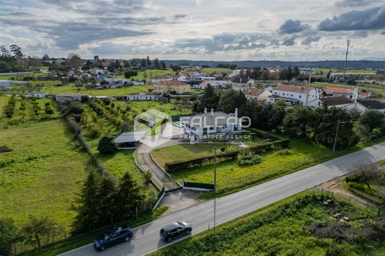 Moradia T6 para Venda em Romeira e Várzea Foto 12