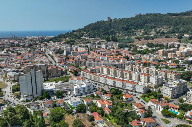 Negócio para Venda em Santa Maria Maior e Monserrate e Meadela Foto 46