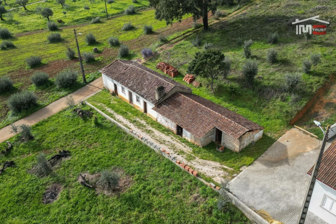 Moradia T2 para Venda em Freixianda, Ribeira do Fárrio e Formigais Foto 8