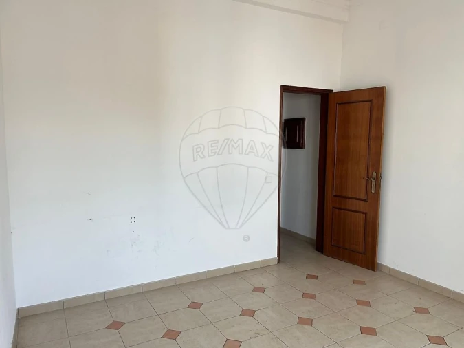 Apartamento T3 para Arrendamento em Almeirim Foto 11