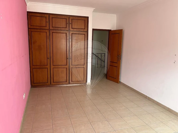 Apartamento T3 para Arrendamento em Almeirim Foto 8
