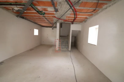 Moradia T3 para Venda em Pedroso e Seixezelo