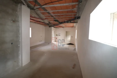 Moradia T3 para Venda em Pedroso e Seixezelo
