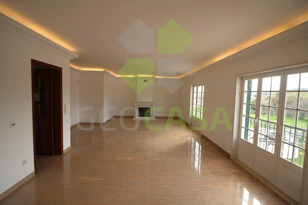 Moradia T4 para Venda em Rio de Mouro Foto 15