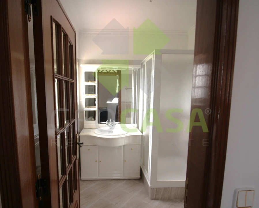 Moradia T4 para Venda em Rio de Mouro Foto 17