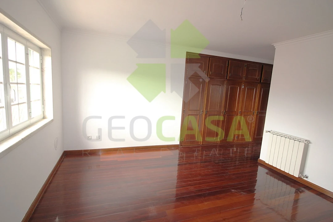 Moradia T4 para Venda em Rio de Mouro Foto 22