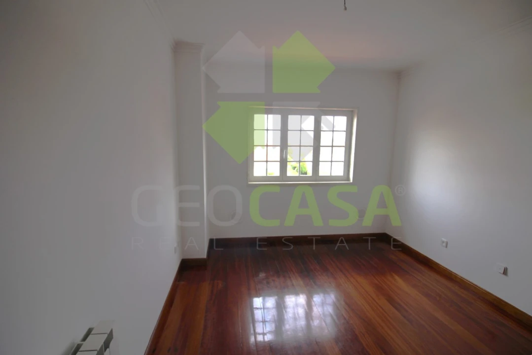 Moradia T4 para Venda em Rio de Mouro Foto 23