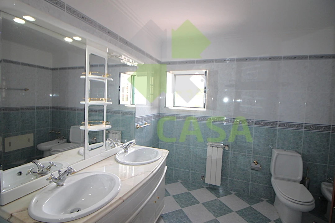 Moradia T4 para Venda em Rio de Mouro Foto 27