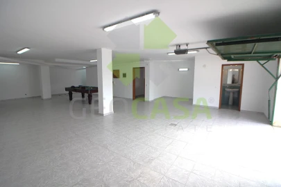 Moradia T4 para Venda em Rio de Mouro