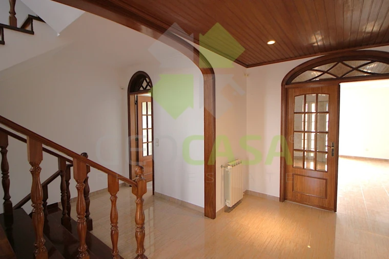 Moradia T4 para Venda em Rio de Mouro Foto 5