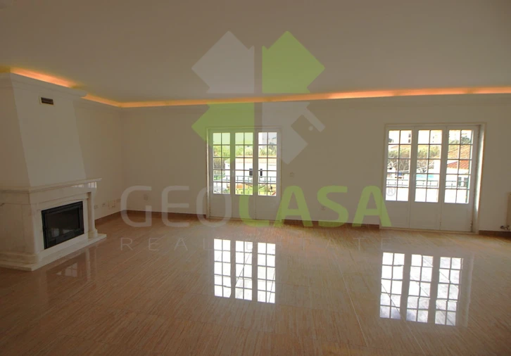 Moradia T4 para Venda em Rio de Mouro Foto 14