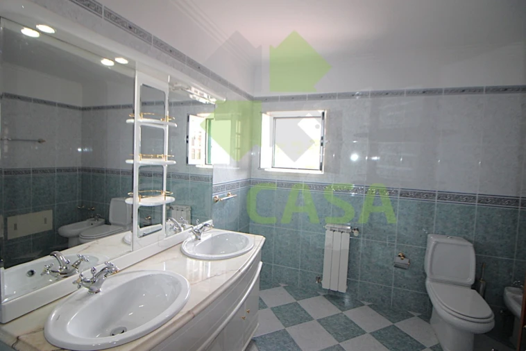 Moradia T4 para Venda em Rio de Mouro Foto 27