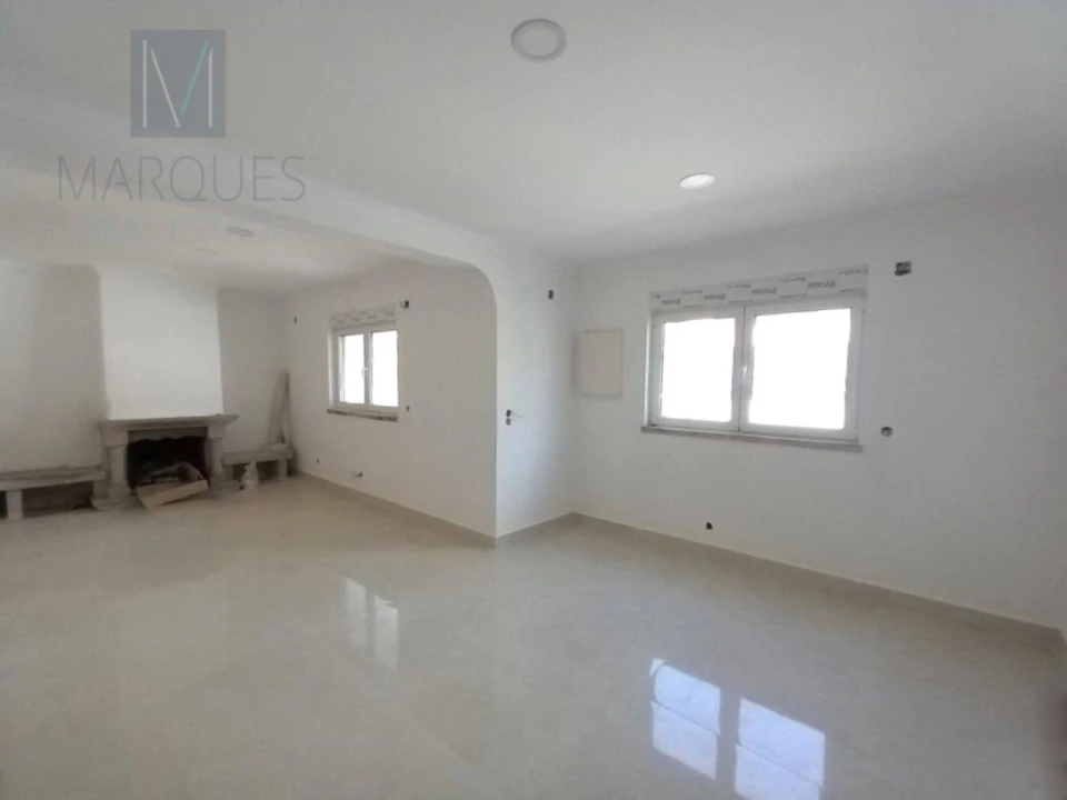 Moradia T5 para Venda em Amora Foto 2