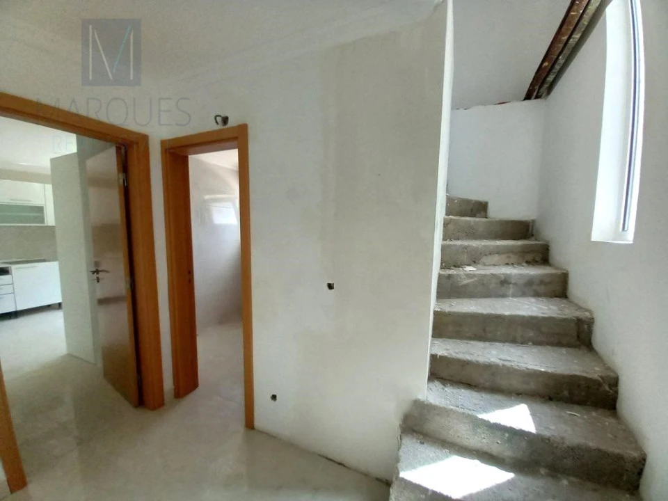 Moradia T5 para Venda em Amora Foto 11