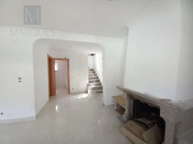 Moradia T5 para Venda em Amora Foto 3
