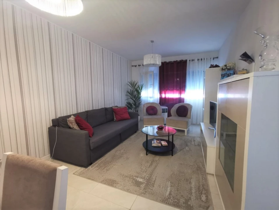 Apartamento T2 para Arrendamento em Sacavém e Prior Velho Foto 1