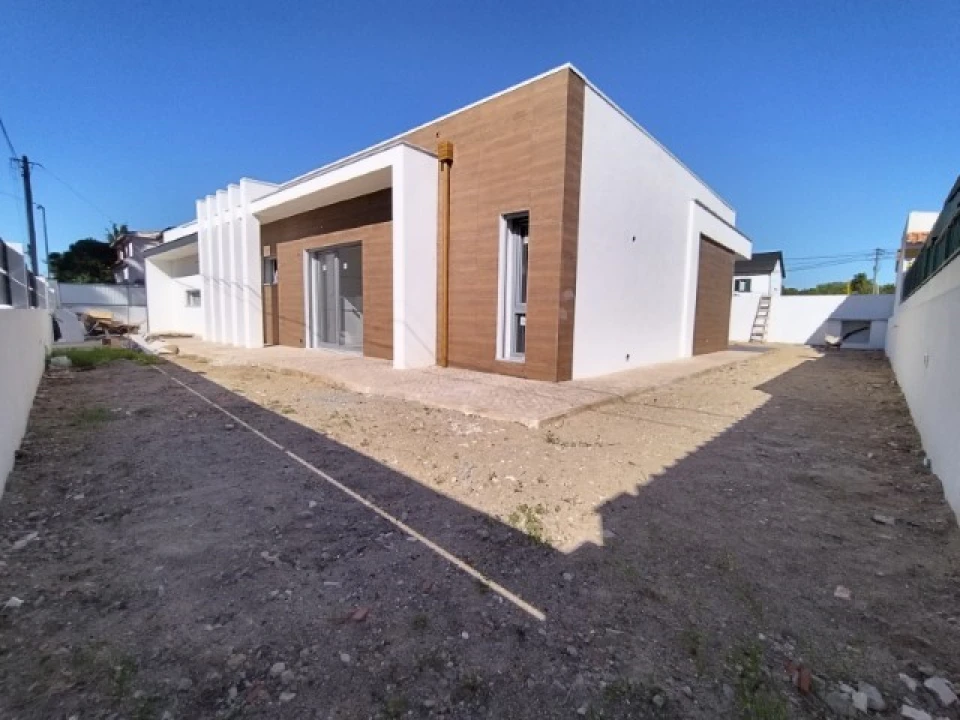 Moradia T4 para Venda em Azeitão (São Lourenço e São Simão) Foto 3