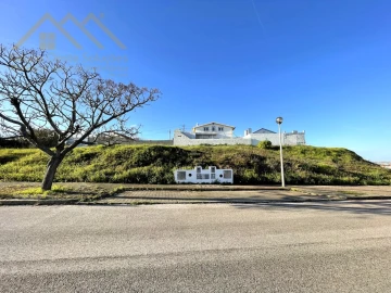 Terreno para Venda em Lourinhã e Atalaia
