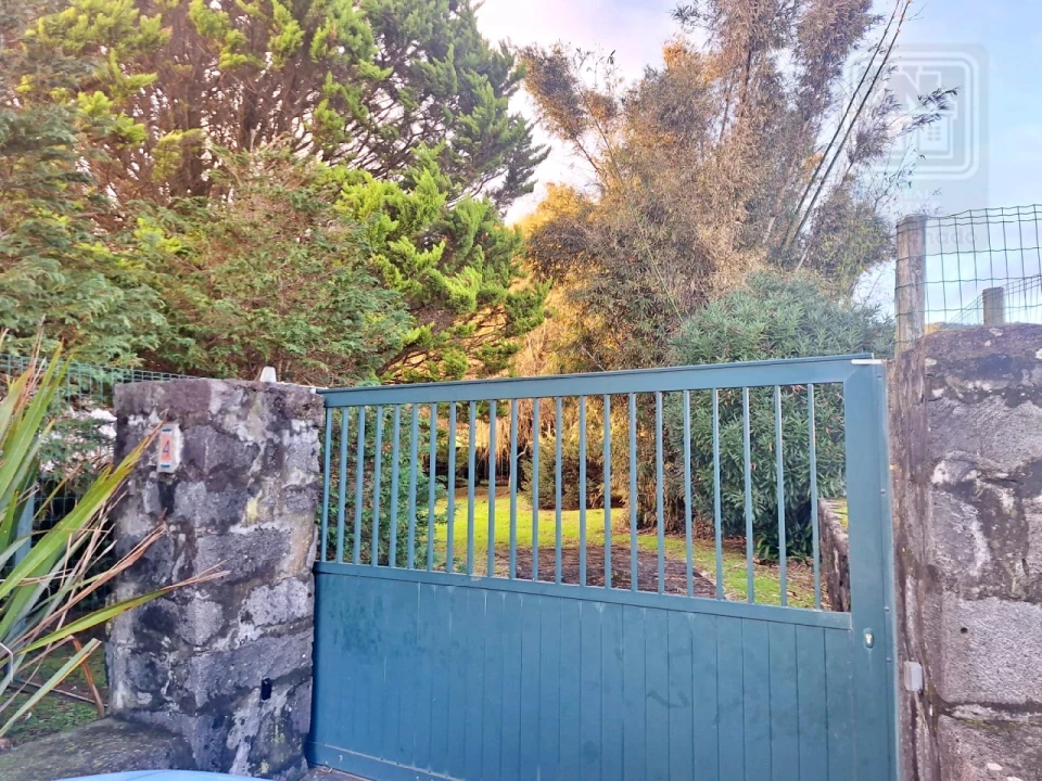 Moradia T4 para Venda em Feteira Foto 17