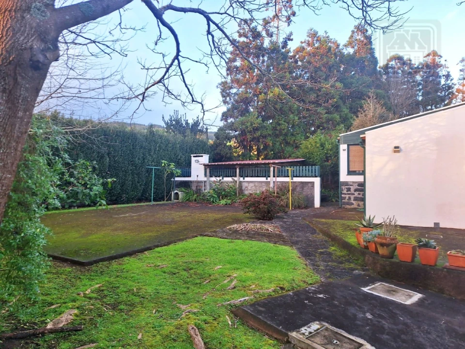 Moradia T4 para Venda em Feteira Foto 16