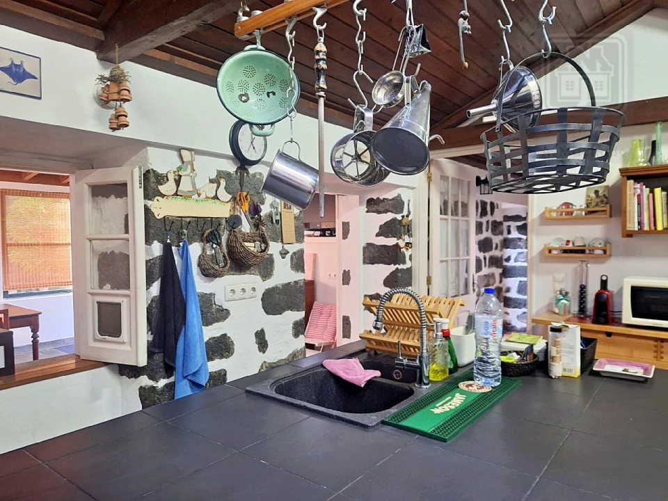 Moradia T4 para Venda em Feteira Foto 37