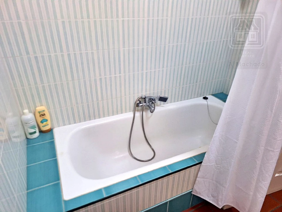 Moradia T4 para Venda em Feteira Foto 45