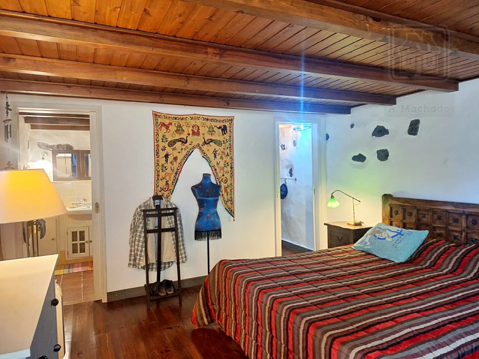 Moradia T4 para Venda em Feteira Foto 51