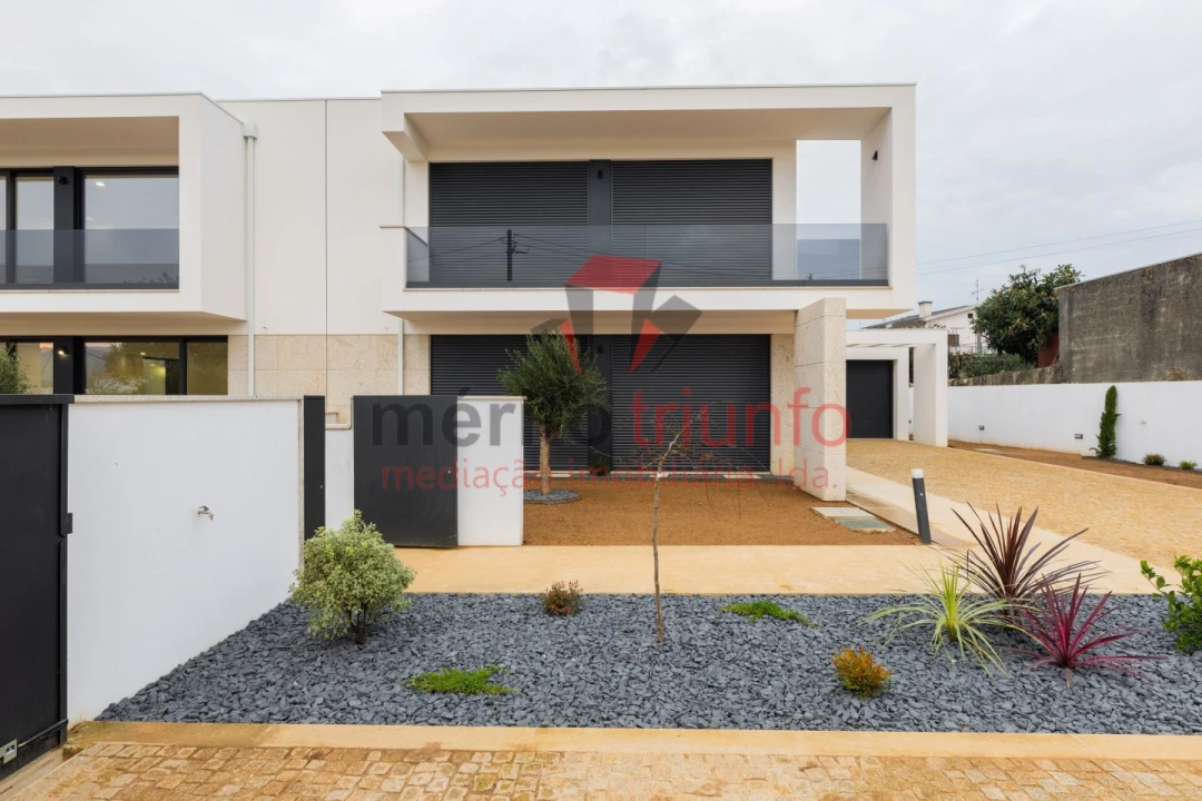 Moradia T3 para Venda em Pousa Foto 1