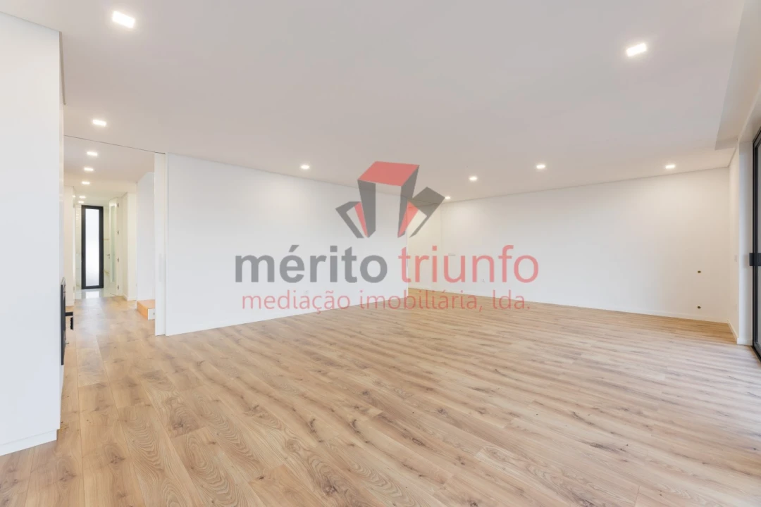 Moradia T3 para Venda em Pousa Foto 4