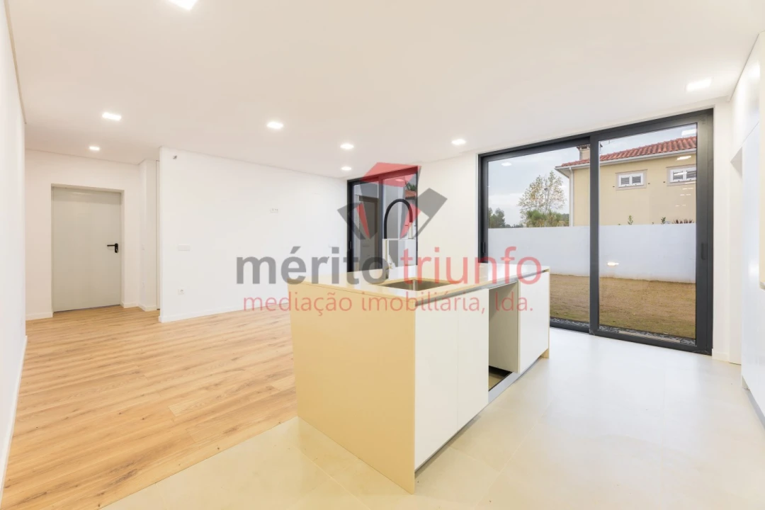 Moradia T3 para Venda em Pousa Foto 15