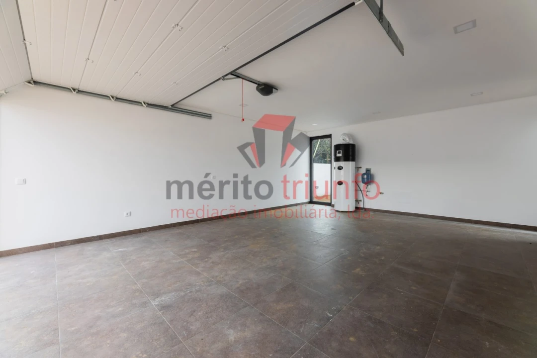 Moradia T3 para Venda em Pousa Foto 33