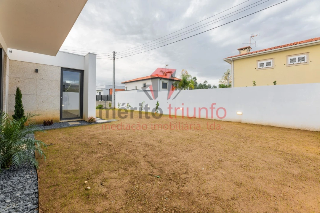 Moradia T3 para Venda em Pousa Foto 34