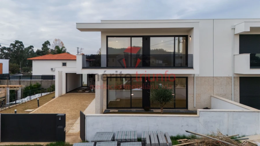 Moradia T3 para Venda em Pousa Foto 3