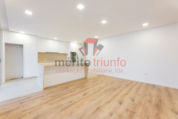 Moradia T3 para Venda em Pousa Foto 13