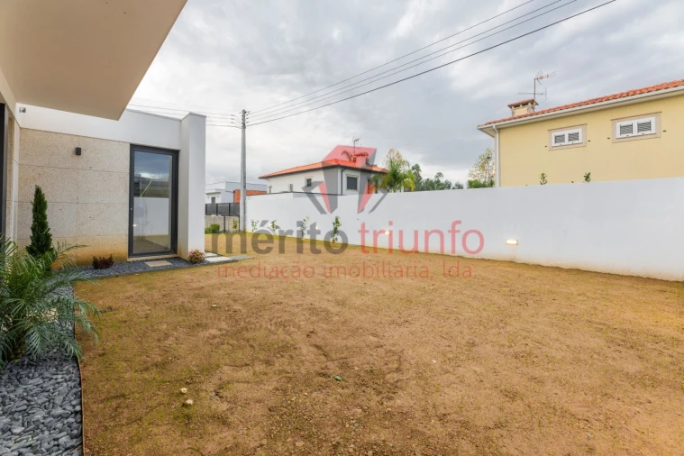 Moradia T3 para Venda em Pousa Foto 34