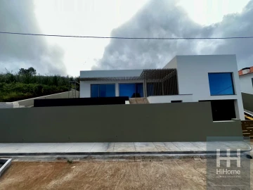 Moradia T3 para Venda em Prazeres