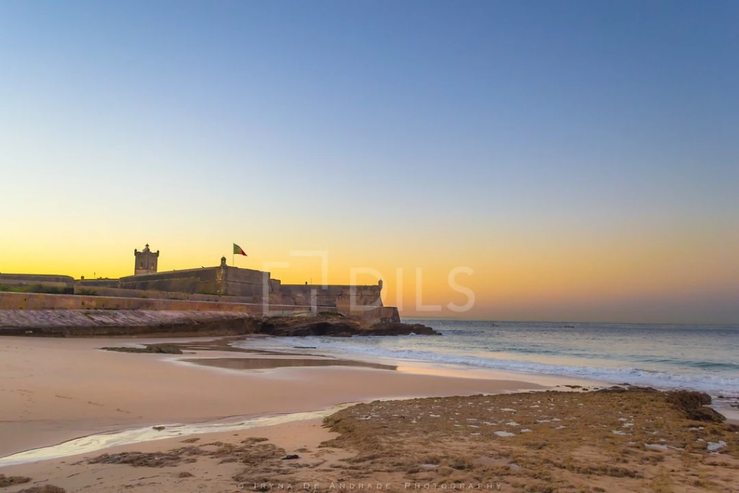 Apartamento T1 para Venda em Carcavelos e Parede Foto 17