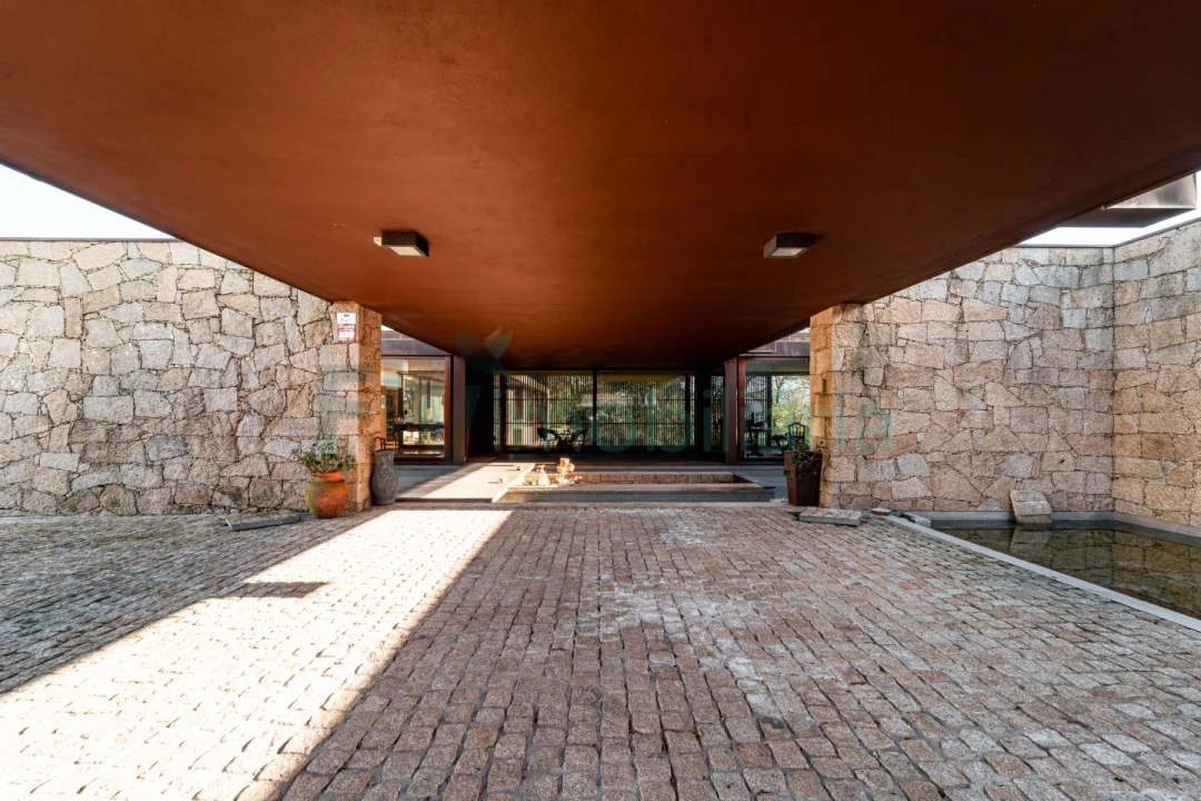 Moradia T4 para Venda em Seide Foto 2