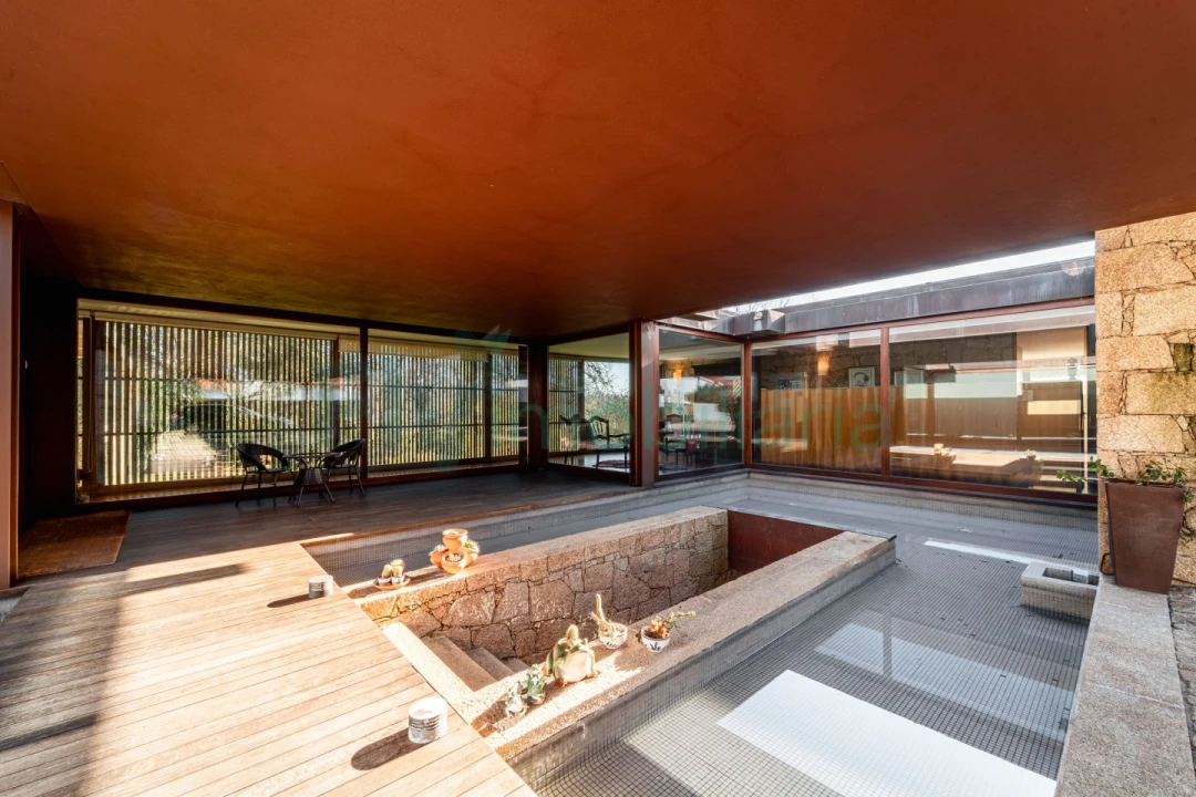 Moradia T4 para Venda em Seide Foto 3