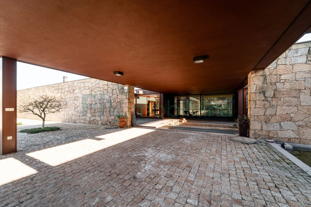 Moradia T4 para Venda em Seide Foto 1