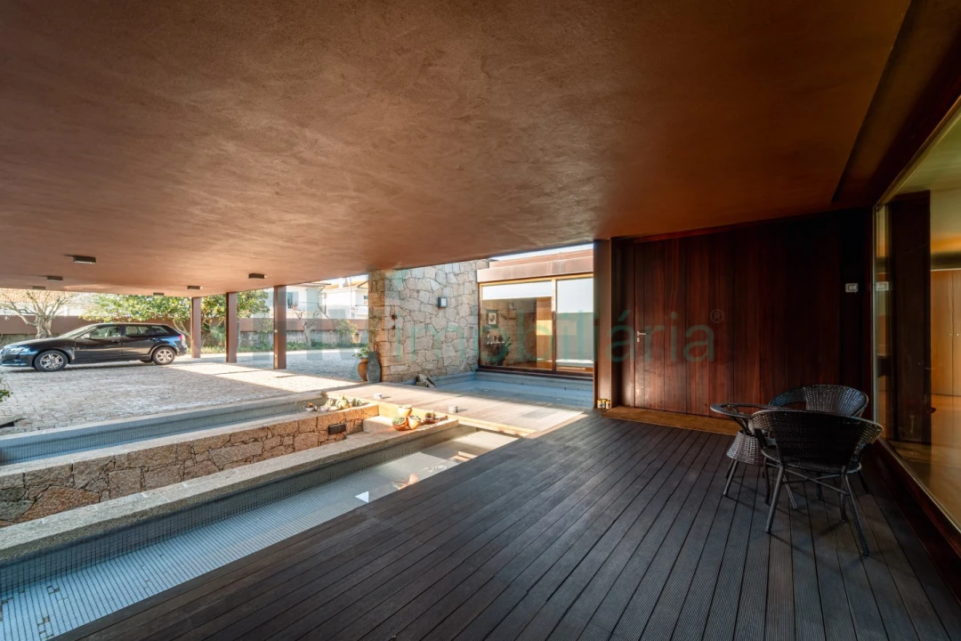 Moradia T4 para Venda em Seide Foto 4