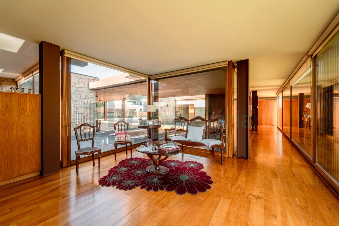 Moradia T4 para Venda em Seide Foto 17